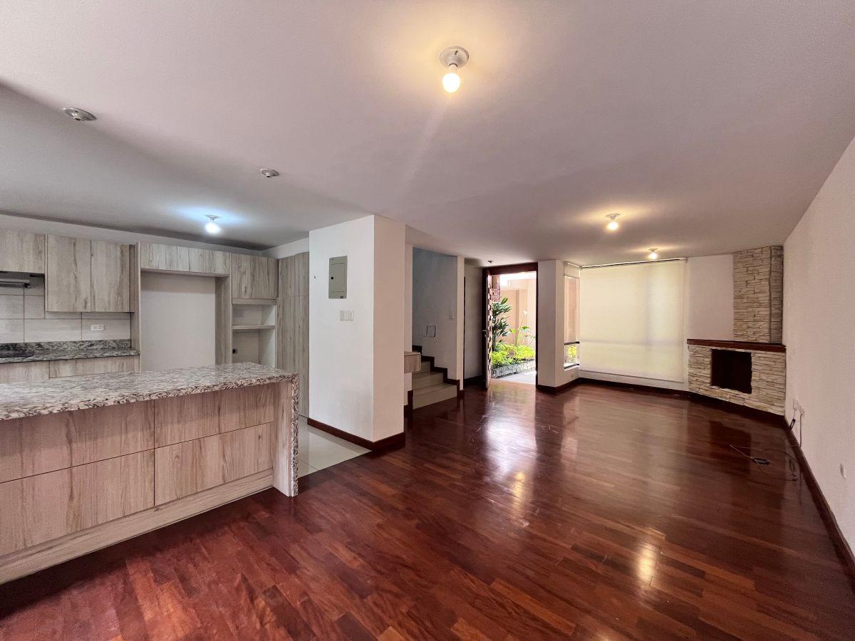 Departamento en Venta Duplex Urbanización, El Condado 3 Habitaciones — imagen 10