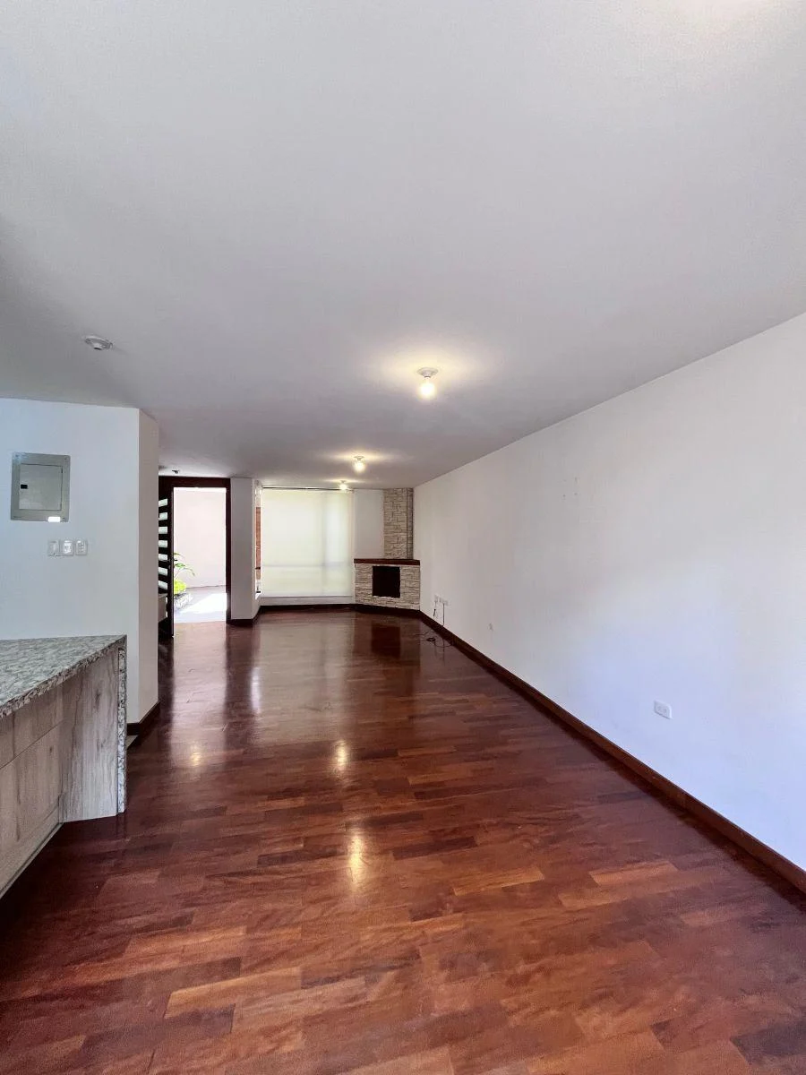 Departamento en Venta Duplex Urbanización, El Condado 3 Habitaciones — imagen 7