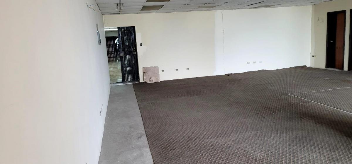 En Venta Oficina #2 Edificio Finasur - Av 9 de Octubre - Mae. Recalde, Guayas — imagen 4