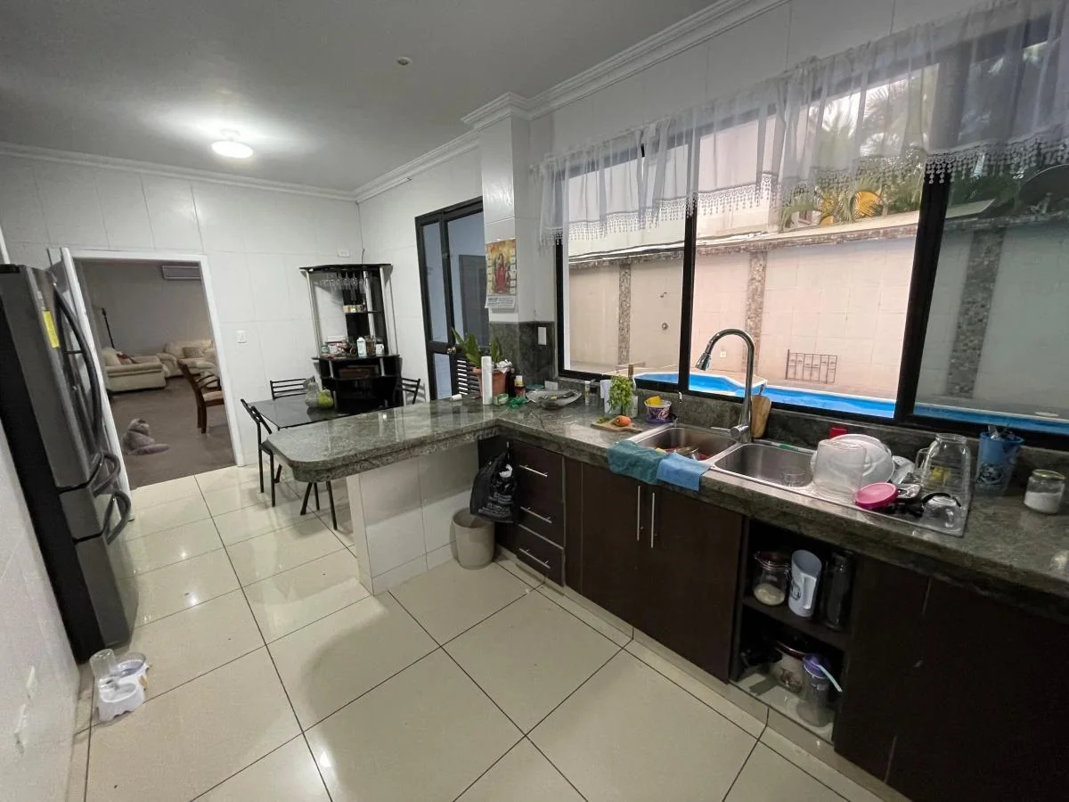 Casa con 5 Dorm. en Venta en Urb. Estancias del Río en Samborondón, 500 m² Terreno, Guayas — imagen 3