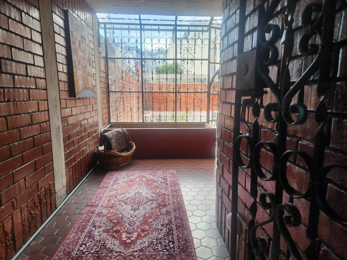 Bajo de Precio! Vendo Casa Comercial o Vivienda de 350 m Sector Jipijapa — imagen 3