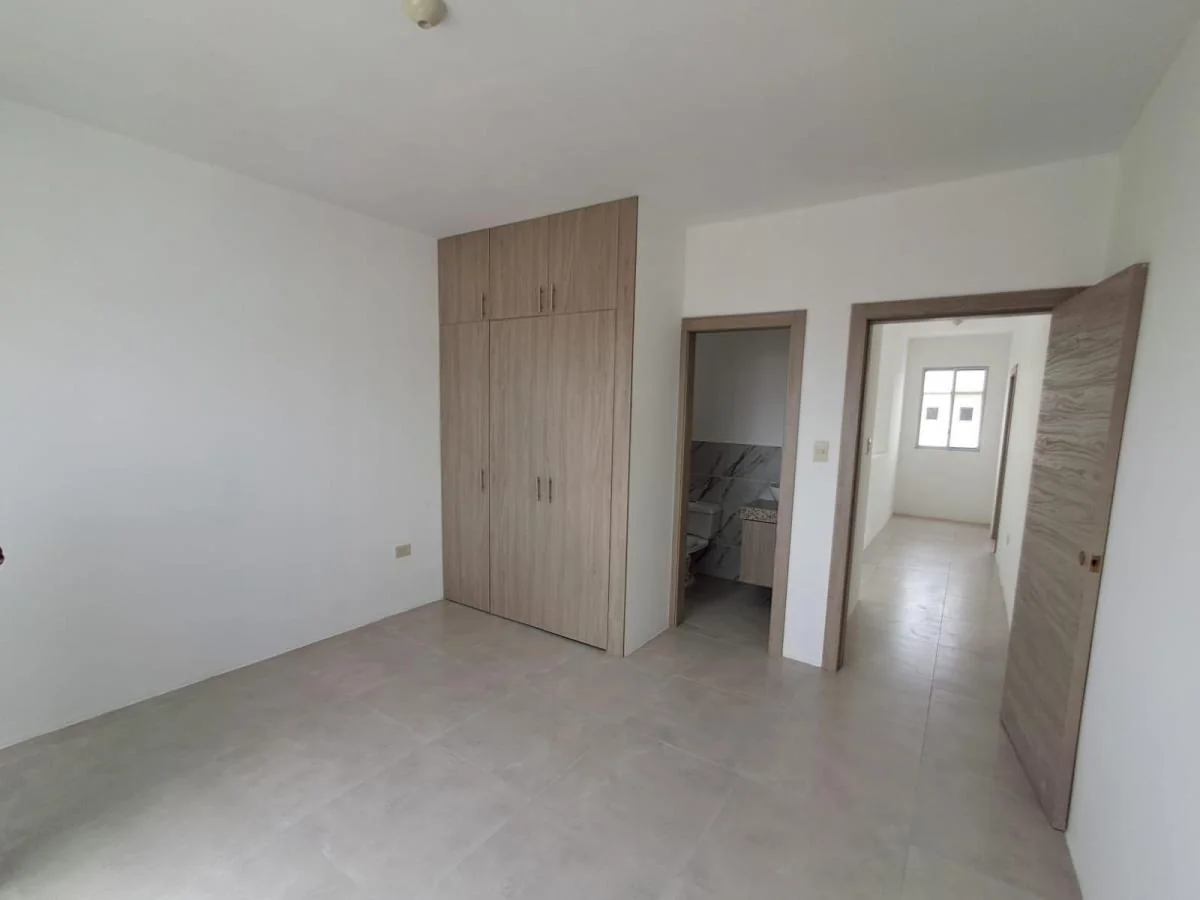 Venta de Casa en Urb. Mallorca Village/ Samborondon/aurora/vía Salitre Jpy, Guayas — imagen 5