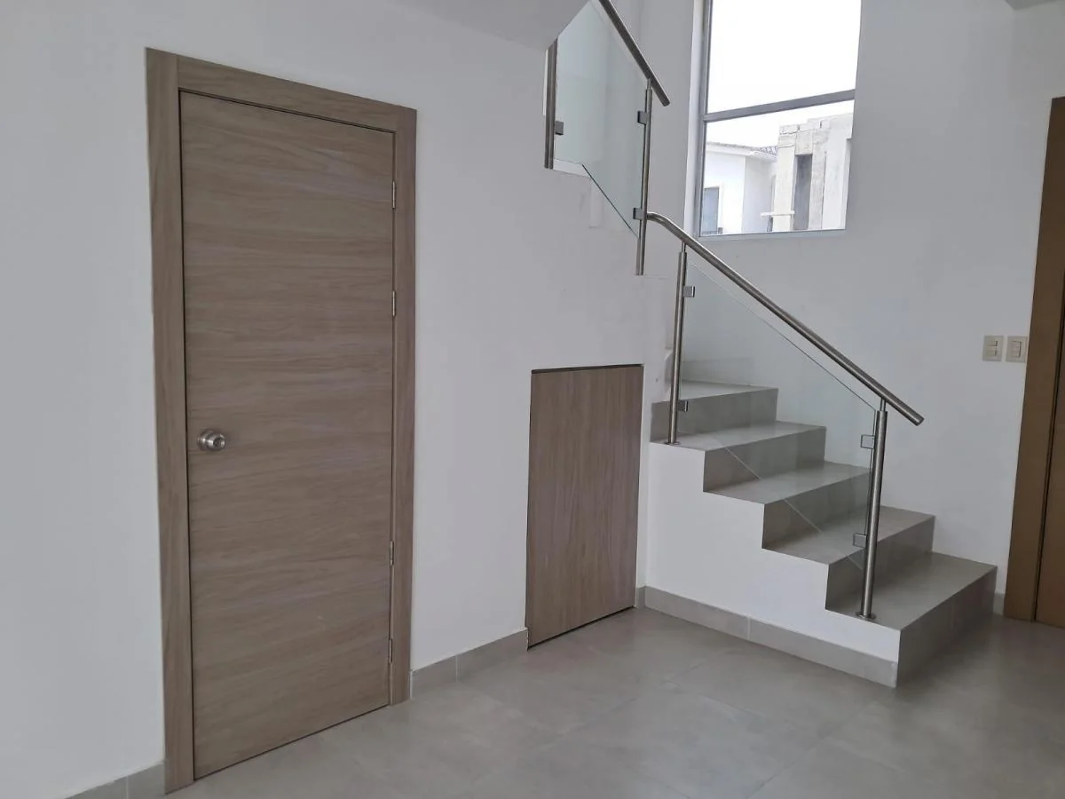 Venta de Casa en Urb. Mallorca Village/ Samborondon/aurora/vía Salitre Jpy, Guayas — imagen 2