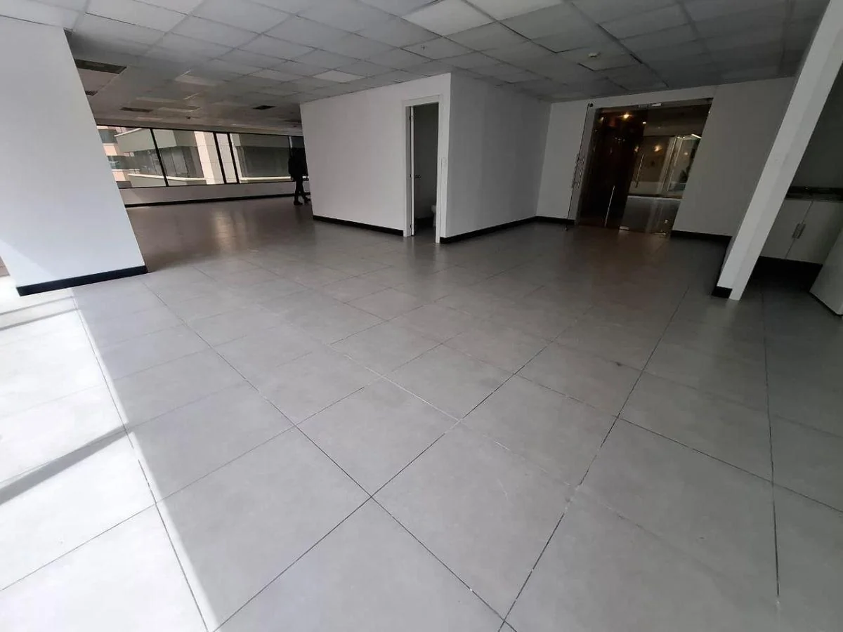 Rento/vendo Oficina en Edificio Corporativo - Sector Centro Norte — imagen 4