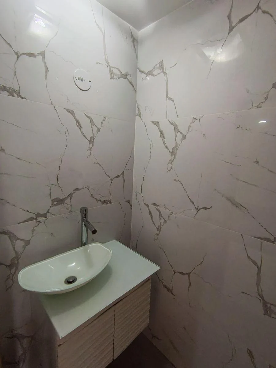 Se Vende Casa Remodelada en Ponceano con Piscina en El Norte de Quito — imagen 6