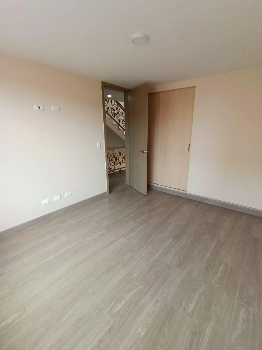 Se Vende Casa Remodelada en Ponceano con Piscina en El Norte de Quito — imagen 2