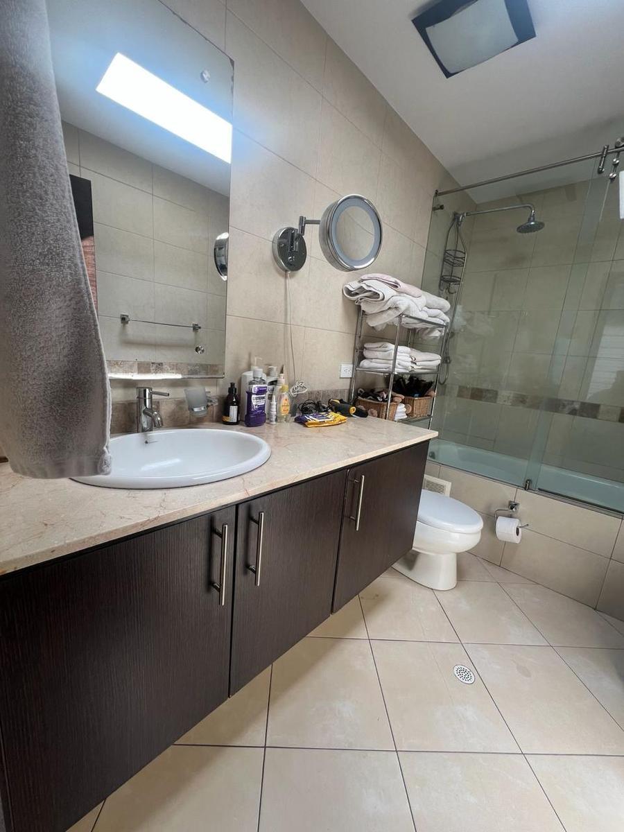 Amplia y Moderna Casa en Conjunto Privado – Cumbayá Cerca Al Potrero Pr — imagen 5