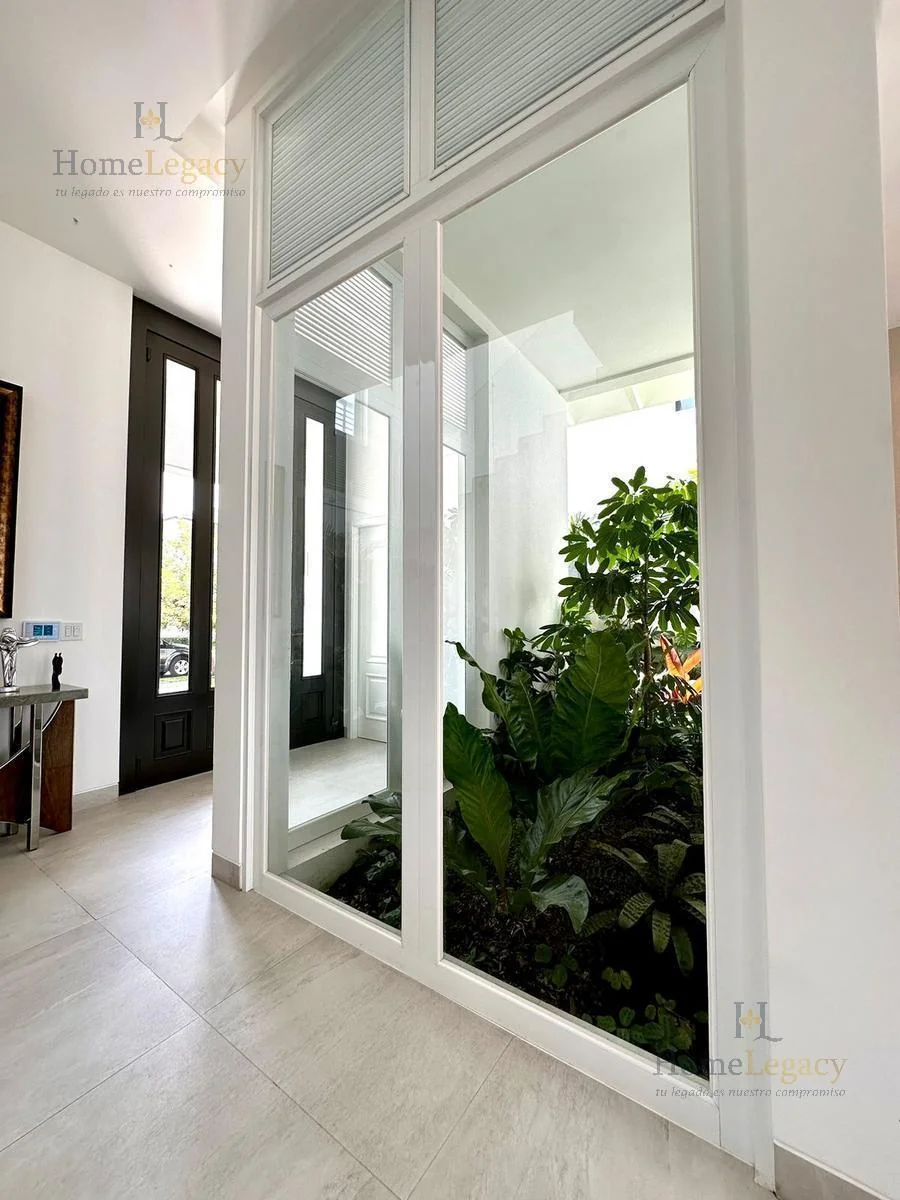 Venta de Casa con Piscina - Aires de Batán, Samborondón Am, Guayas — imagen 2