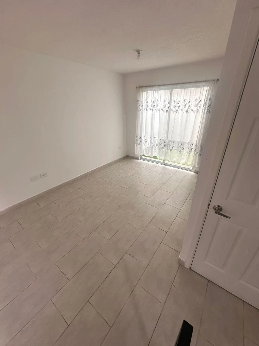 Hermosa Casa en Venta en Conocoto – Conjunto con Áreas Completas — imagen 5