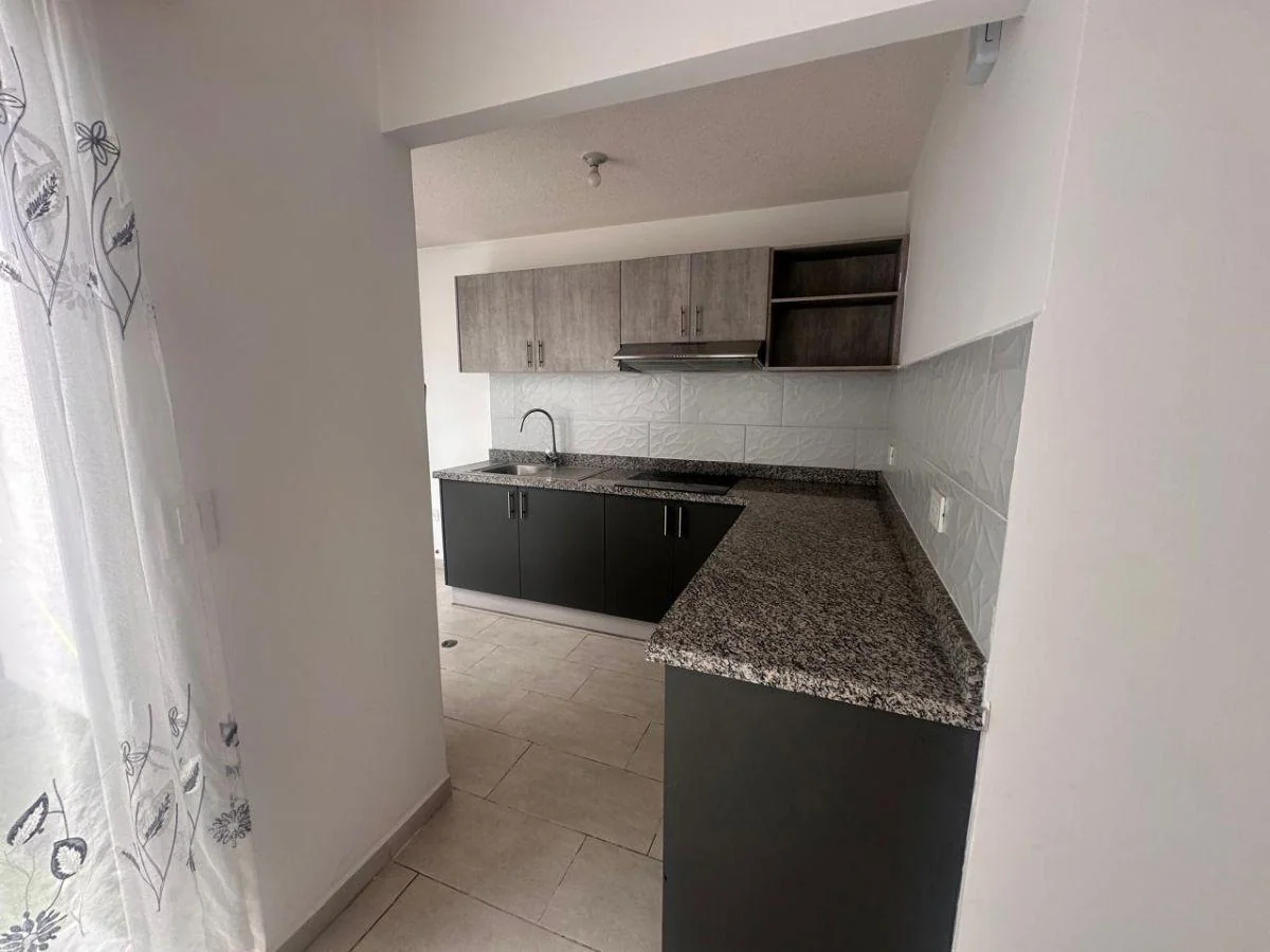 Hermosa Casa en Venta en Conocoto – Conjunto con Áreas Completas — imagen 3