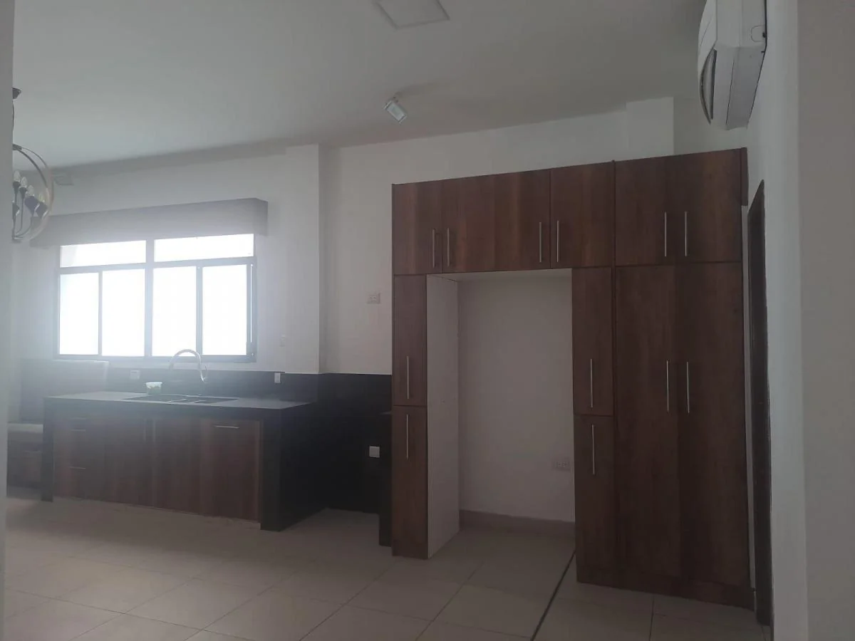Venta de Casa en Urdesa Ideal Para Vivienda U Oficina, Guayas — imagen 2