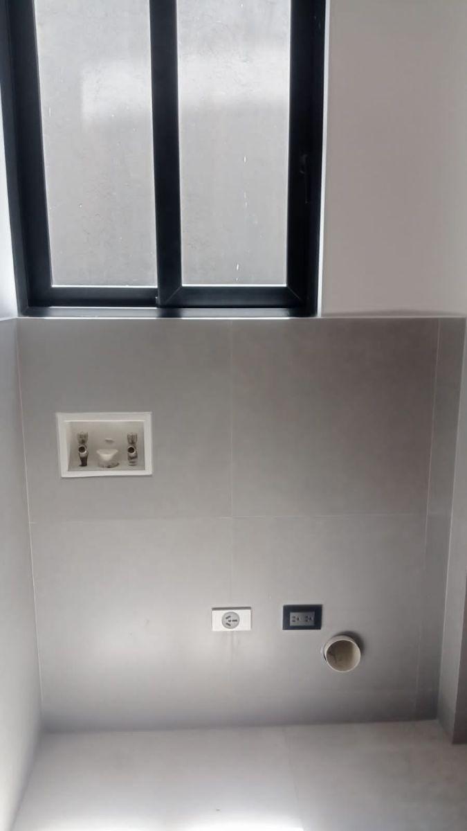 Vendo Amplia Casa por Estrenar en Tumbaco Sector Collaqui — imagen 2