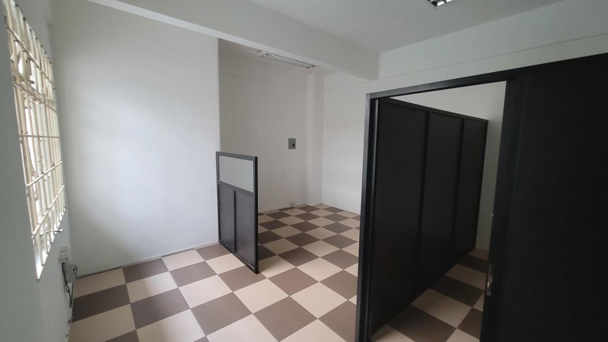 En Venta Oficina en Centro de Guayaquil - Gobernación - m. Recalde, Guayas — imagen 2