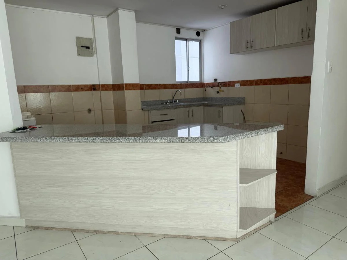 ¡Oportunidad Única! Departamento con Patio Gigante – Sector El Condado / Mariscal Sucre — imagen 10