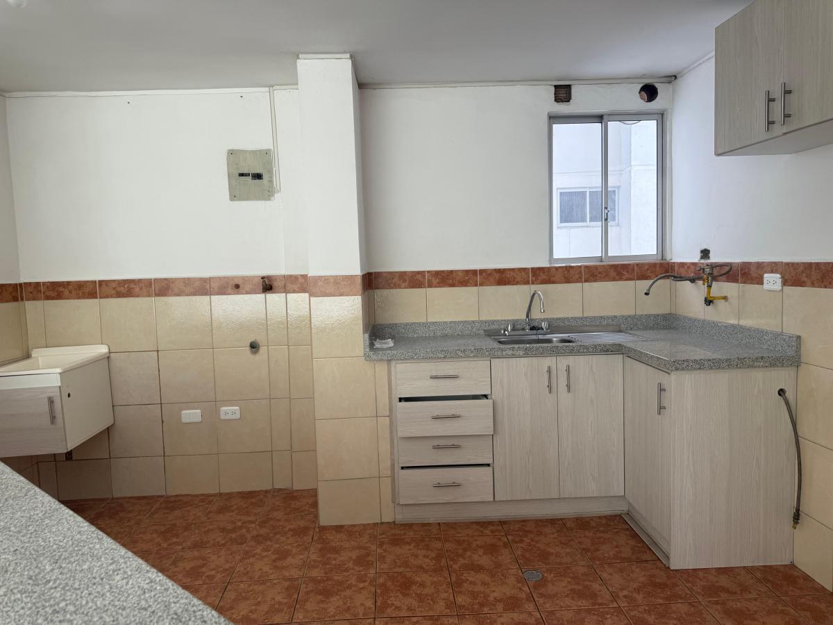 ¡Oportunidad Única! Departamento con Patio Gigante – Sector El Condado / Mariscal Sucre — imagen 8