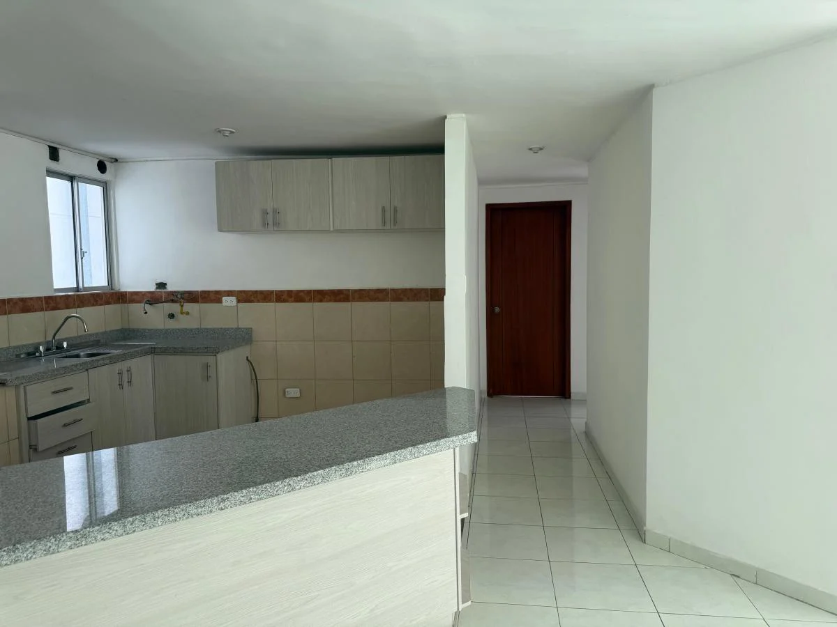 ¡Oportunidad Única! Departamento con Patio Gigante – Sector El Condado / Mariscal Sucre — imagen 7