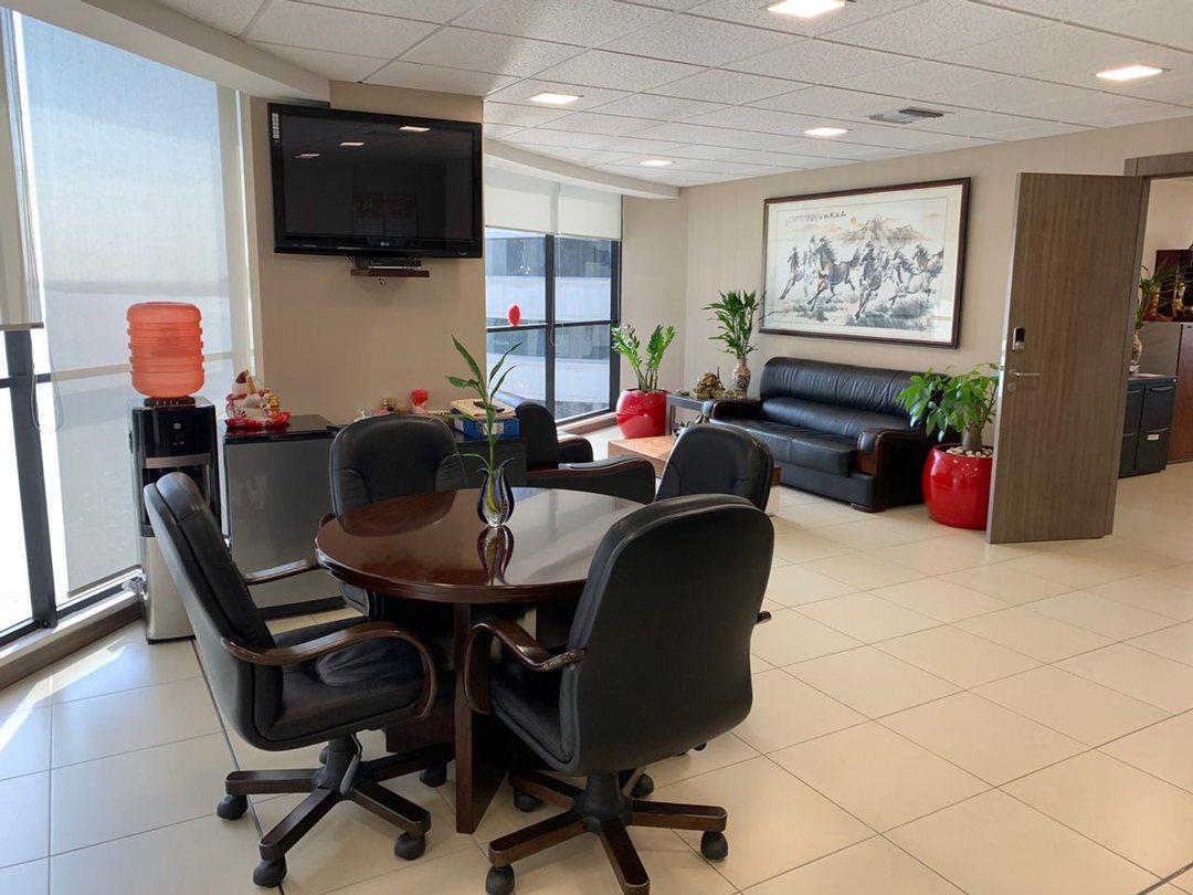 Oficina en Venta en Edifico Emporium con Rentabilidad - K. Aguirre, Guayas — imagen 6