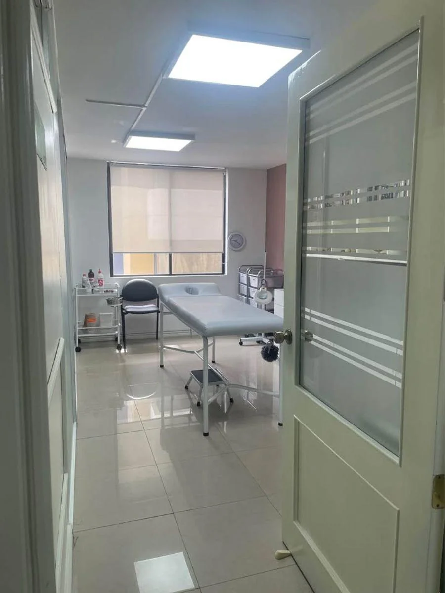 Gran Oportunidad, Amplia y Elegante Oficina, Centro Norte Quito, en Venta, 93 m² Total — imagen 4