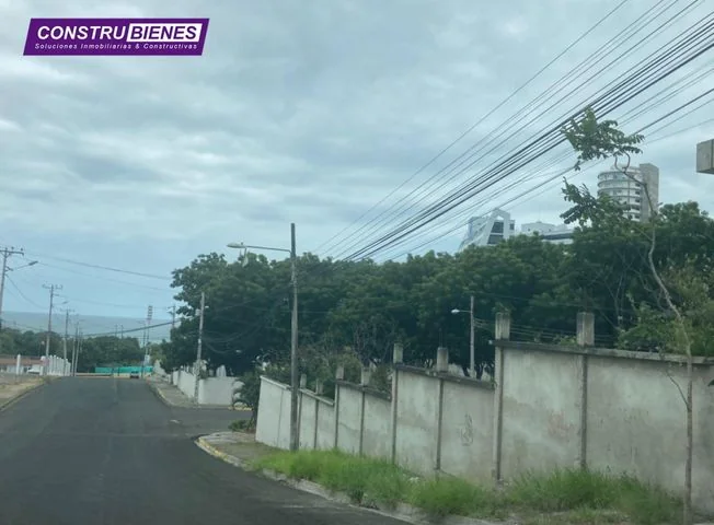 Terreno en venta en Manta — imagen 1
