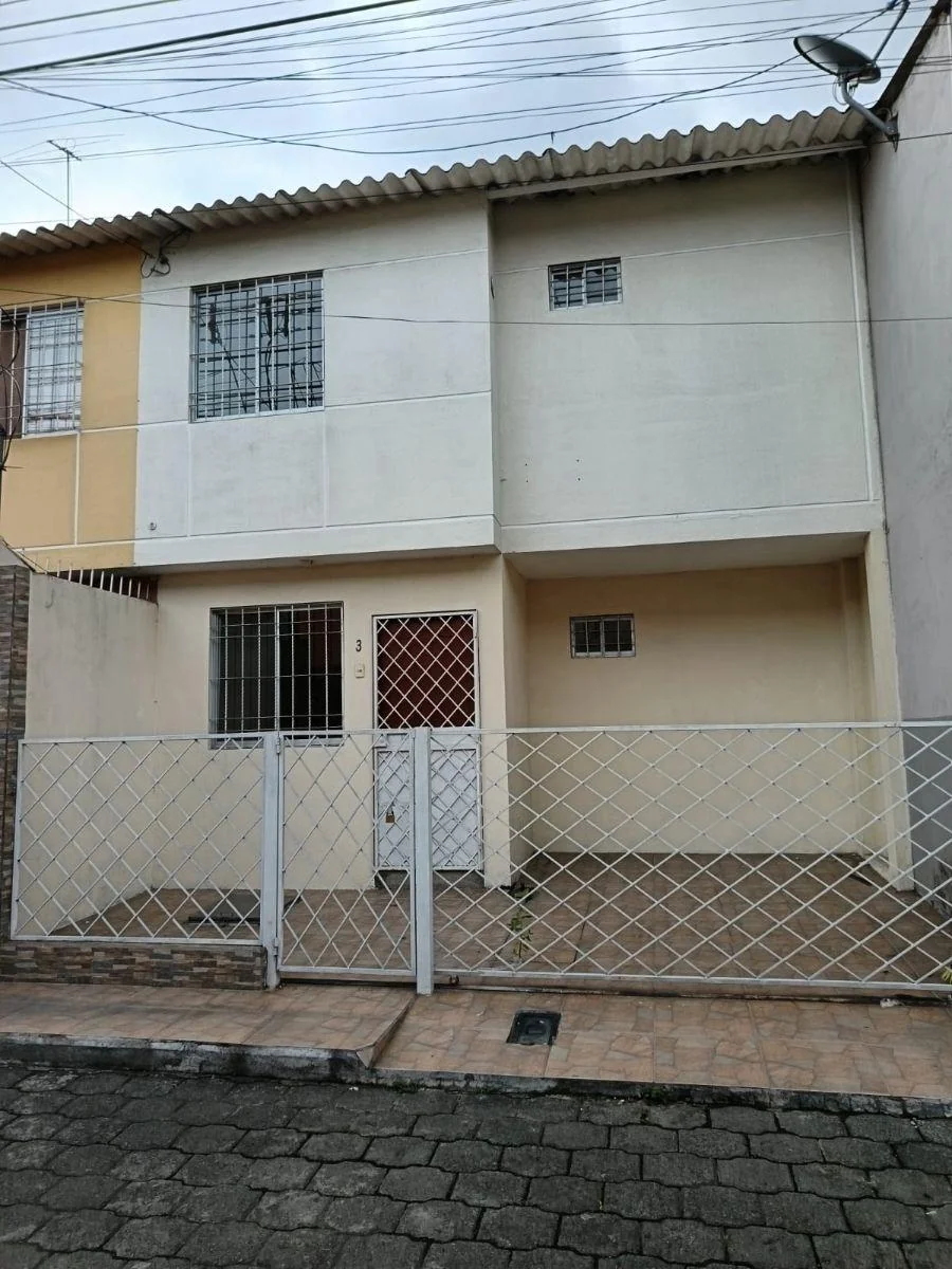 Venta de Casa, Dos Plantas en Mucho Lote 1 Etapa 6 - J. Moncada, Guayas — imagen 5