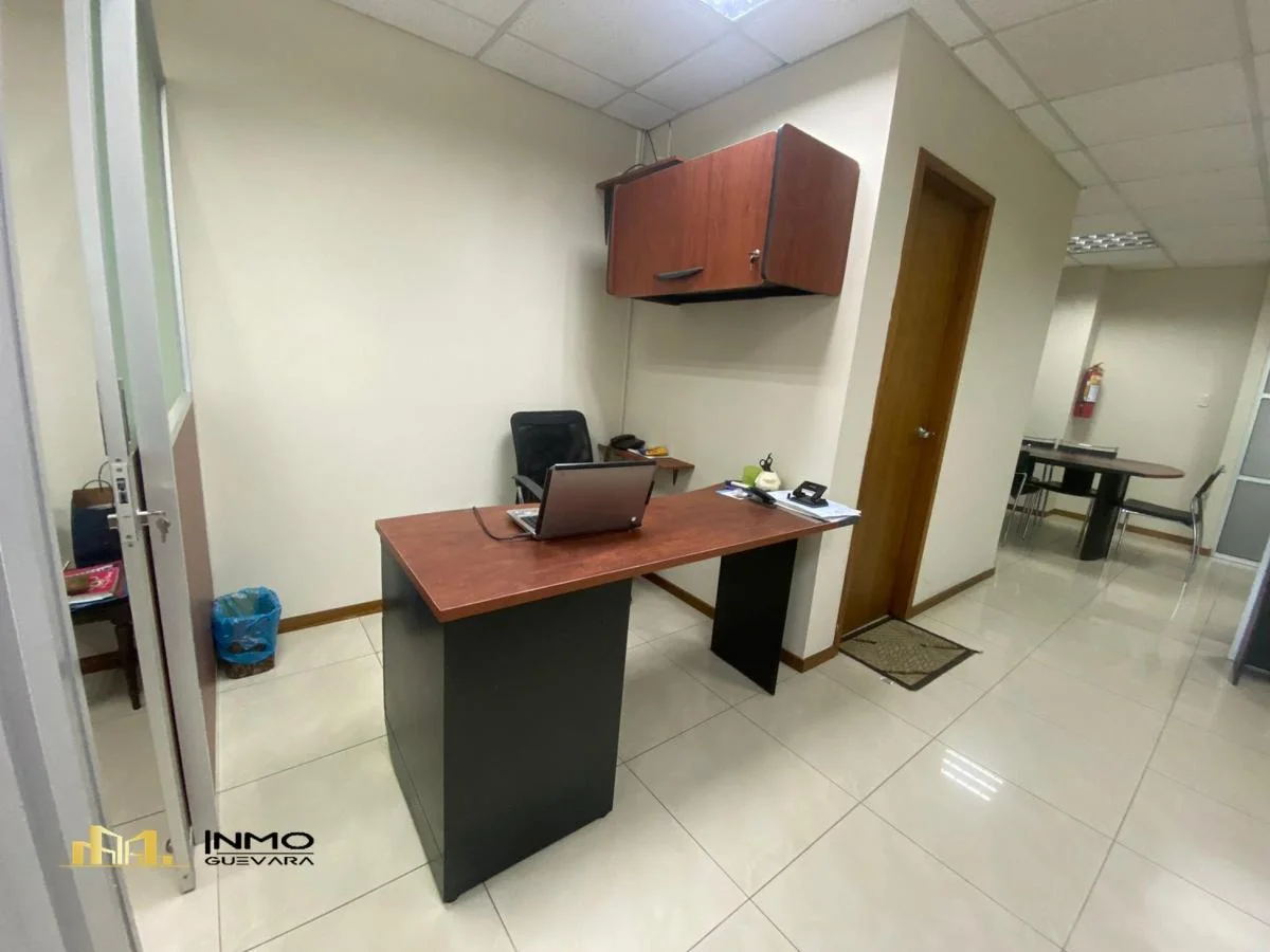 Hermosa Oficina de 40 m² en Trade Building, Guayas — imagen 4