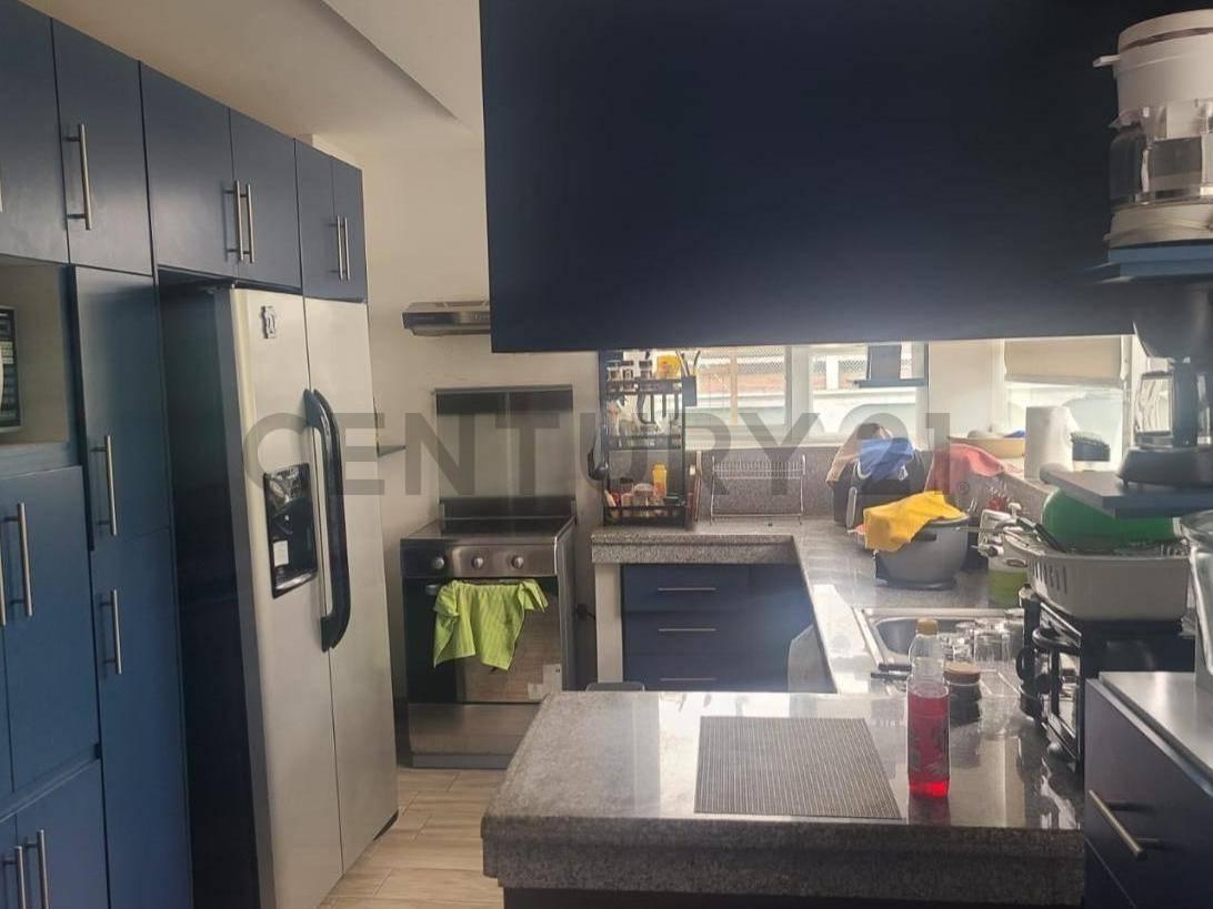 Edificio en Venta con 2 Suits y 2 Locales Comerciales, Manabí — imagen 9