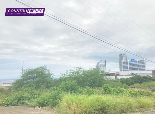 Terreno en venta en Manta — imagen 1