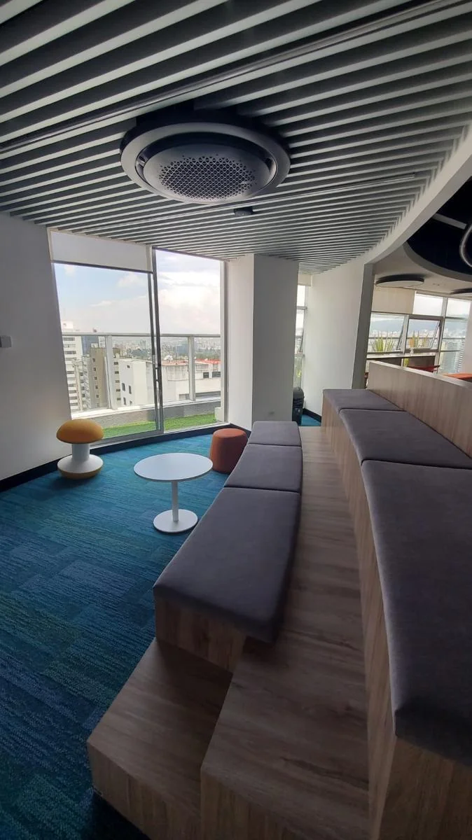 Oficina de Venta y Renta en Moderno Edificio en Inglaterra con Amazonas — imagen 4