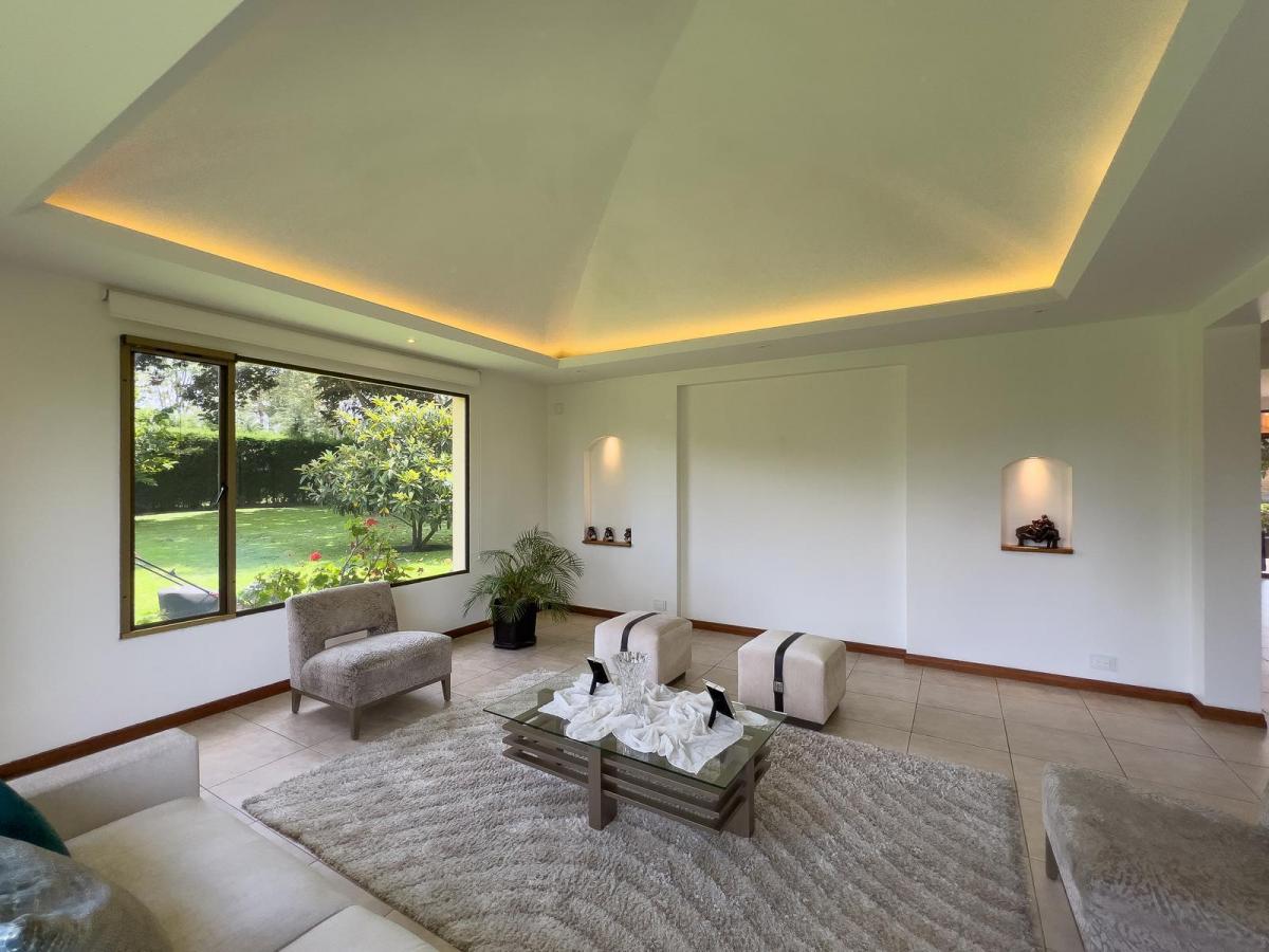 Casa de Venta con Gran Terreno en Puembo. Excelente Precio. La Mejor Zona de Puembo — imagen 2