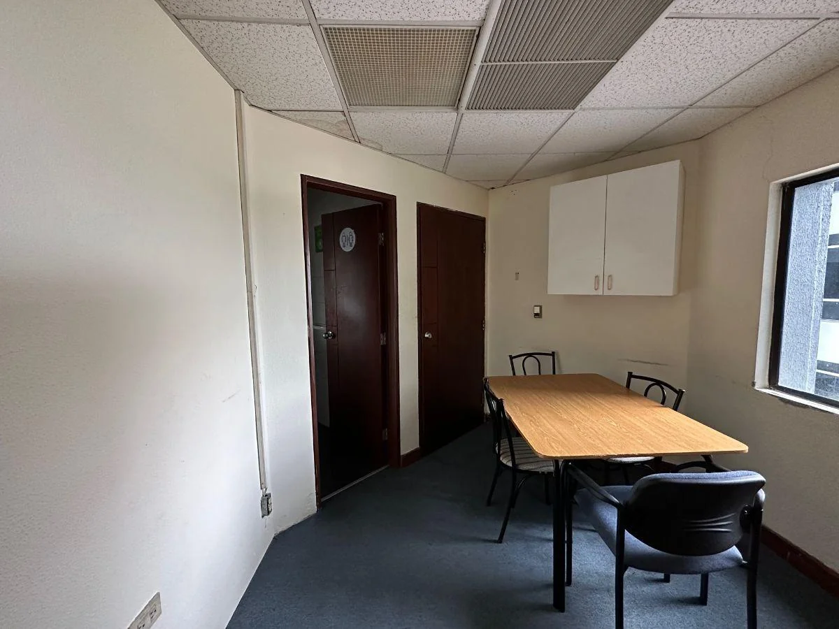 Vendo Oficina Amoblada 75 m² Edificio World Trade Center Gye, Guayas — imagen 2