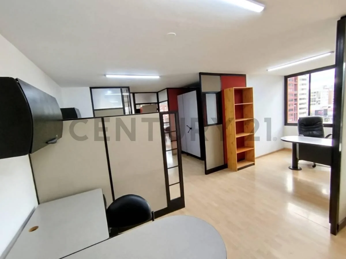 En Venta Oficina Amoblada 109 Mtrs, 1 Parqueadero, Av Eloy Alfaro y Shyris — imagen 3