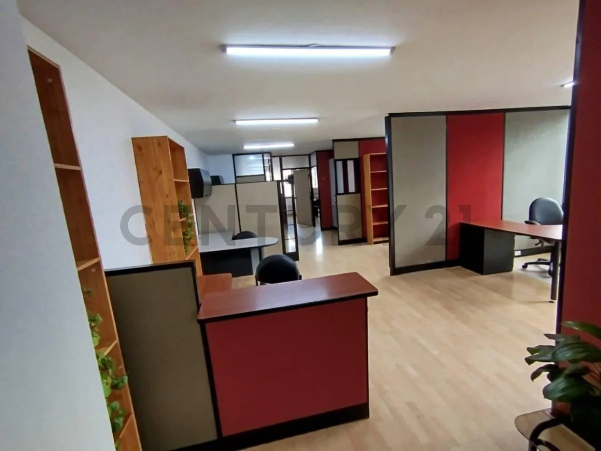 En Venta Oficina Amoblada 109 Mtrs, 1 Parqueadero, Av Eloy Alfaro y Shyris — imagen 2