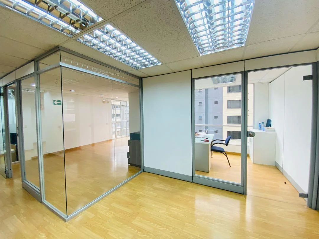 Republica de El Salvador, Oficina en Venta, 179.22 m², 3 Ambientes — imagen 2