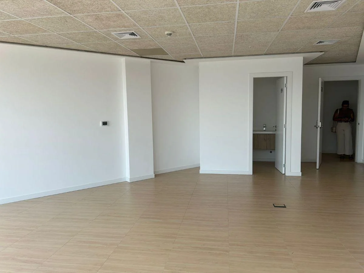 Oficina en Venta 61 m² - 100 Business Plaza - Mall del Sol - Guayaquil, Guayas — imagen 4