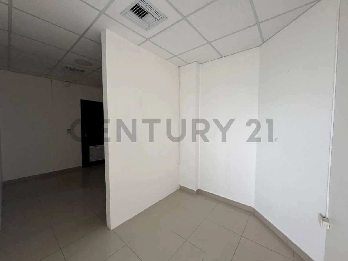 Venta de Oficina en La Aurora, Av León Febres Cordero, Guayas — imagen 2