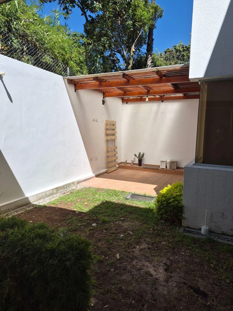 Casa de 190 m² con 3 Habitaciones en Venta y Alquiler en Cumbayá — imagen 5
