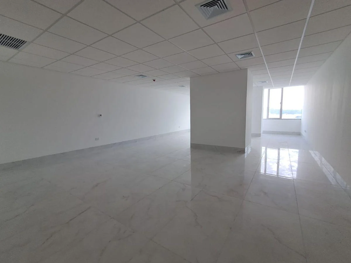 Oficinas en Venta 64 m² - Edif. Torre Millenium, Av Francisco de Orellana, Guayas — imagen 3