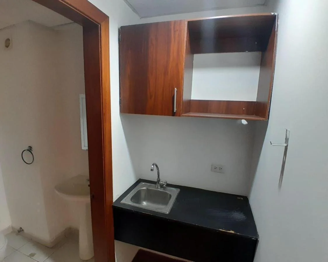 Vendo Oficina en Edificio Parque Central - La Carolina — imagen 2