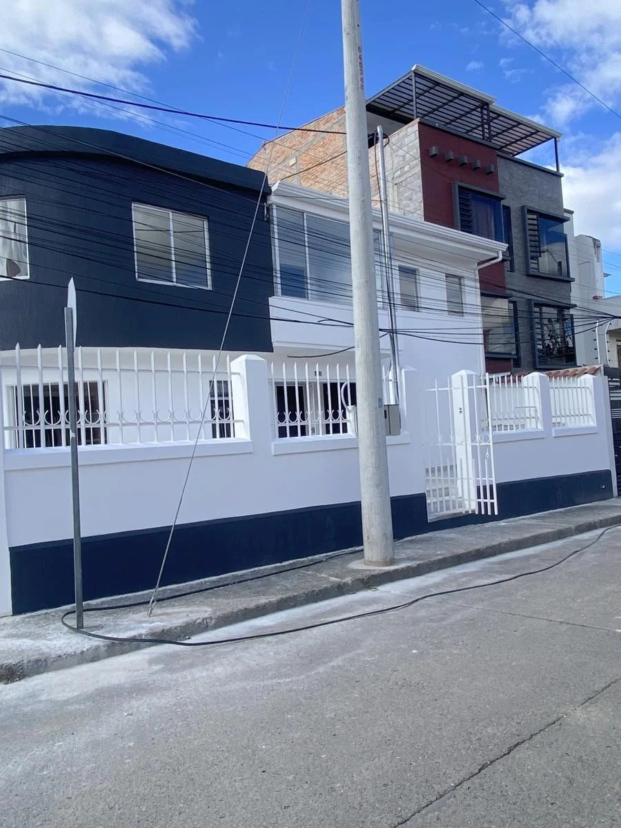 Casa en Venta, Comercial y Rentera, Sector Mercado 12 de Abril Cuenca Ec. Azuay — imagen 2
