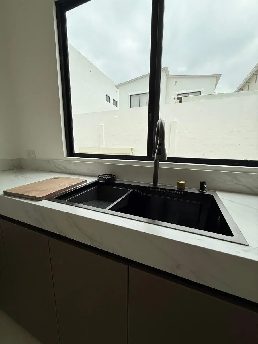 Casa de 4 Dorm. con Acabados Premium en La Ciudadela Aguamarina, La Joya, Guayas — imagen 2