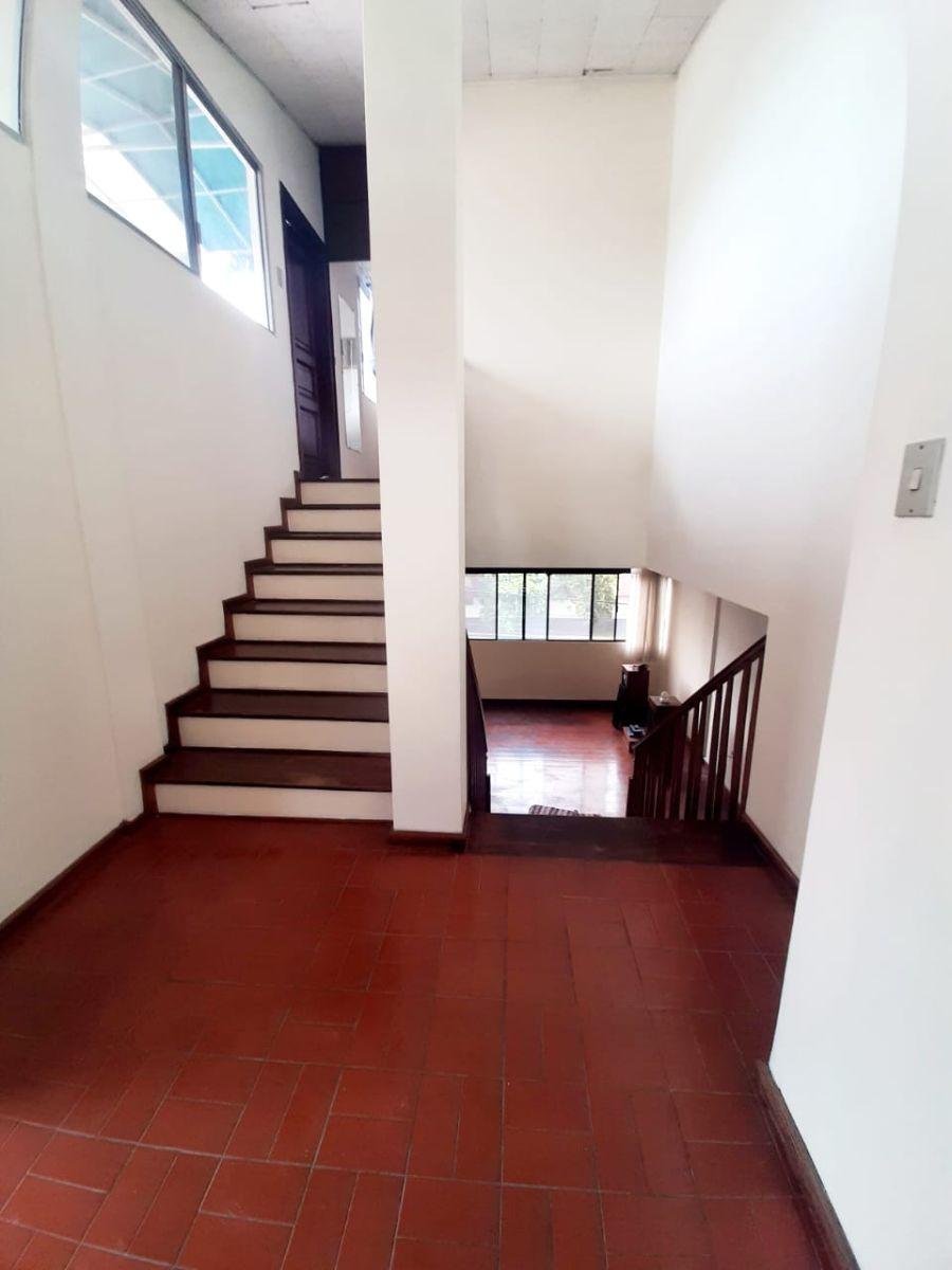 En Venta Casas Uso Residencial y Comercial + Local, Urdesa, Guayas — imagen 5