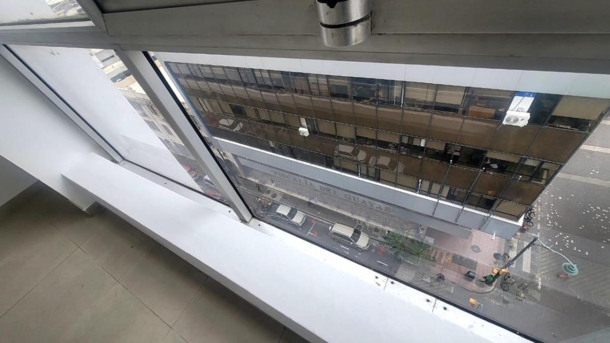 En Venta Oficina en El Centro de Guayaquil - Mae. Recalde, Guayas — imagen 7