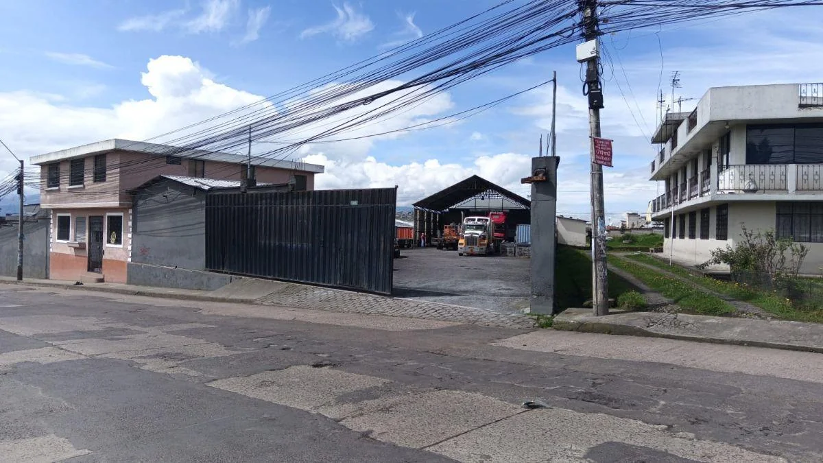 Venta Propiedad Comercial con Terreno en Parque Industrial Sur de Quito — imagen 4