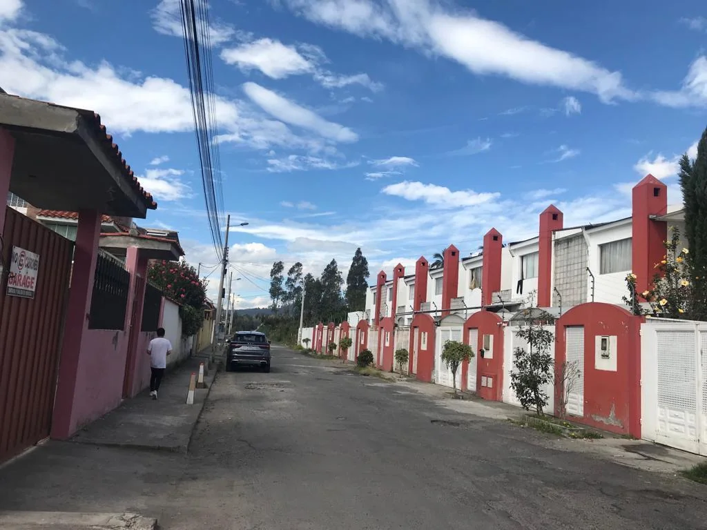 De Oportunidad! Terreno de 2862 m² en Venta en Conocoto, Ideal Para Proyecto Vip — imagen 4