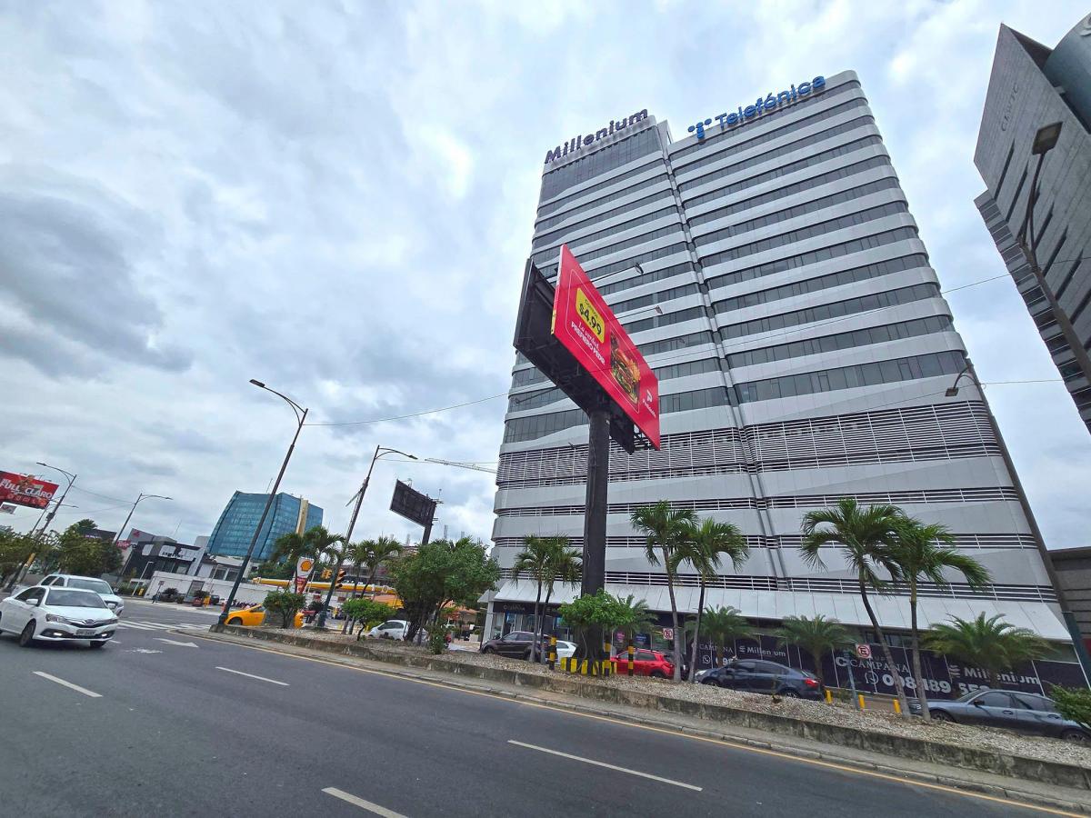 Oficina en Venta de Estreno con Vista a La Ciudad - Torre Millenium Corporativo, Guayas — imagen 2