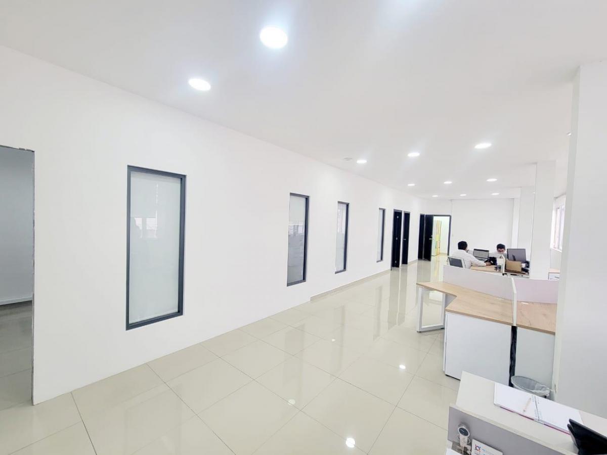 Oficina en 2 Pisos de Venta — imagen 4