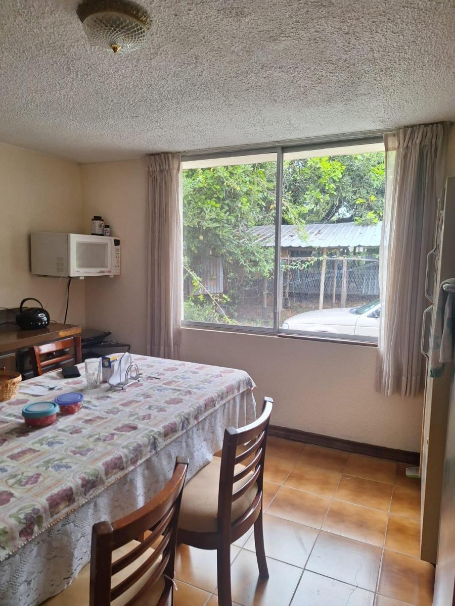Excelente Casa Dos Plantas, Amplio Terreno, Casita Adicional Sector Comercial — imagen 2