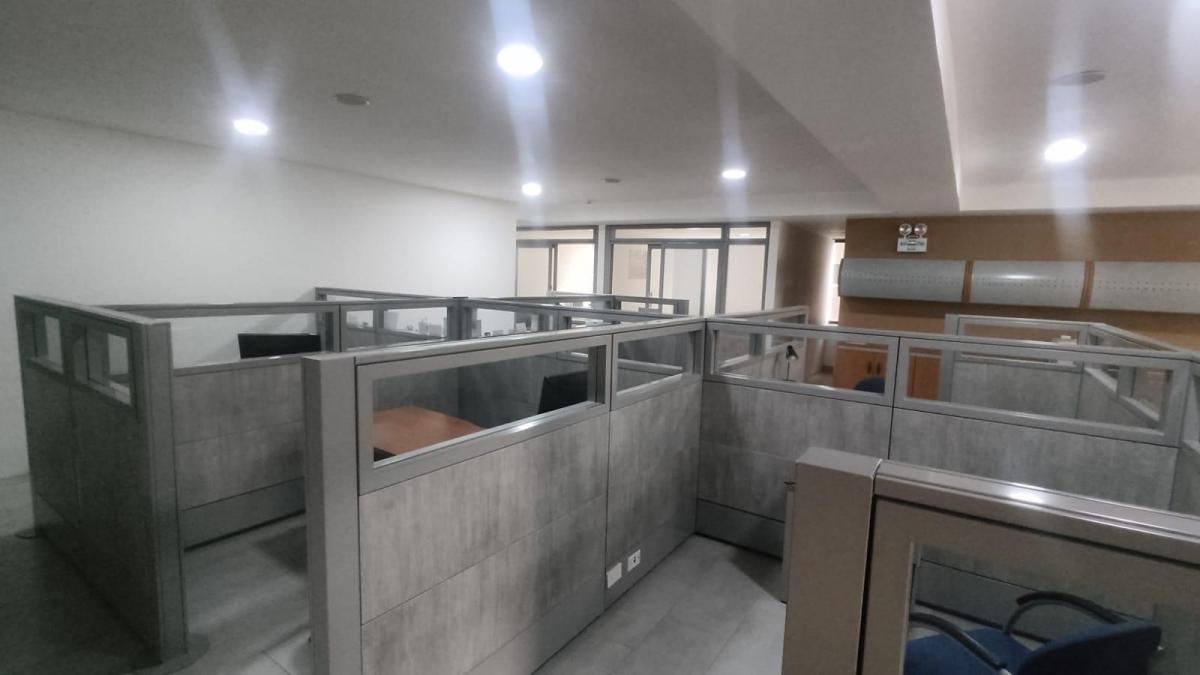 Se Vende Oficina Parcialmente Amoblada - Sector Carolina — imagen 4
