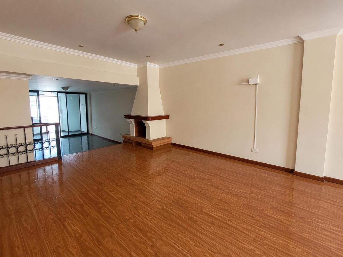 Casa Rentera en Venta | 4 Departamentos | Intercambiador de Carcelén — imagen 8