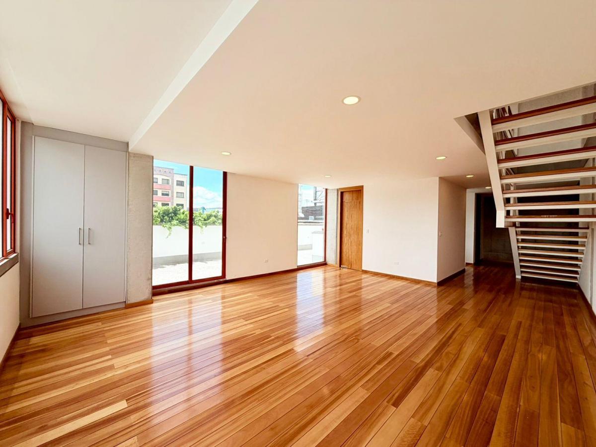 Quito Tenis, Departamento Duplex en Venta, 177.38 m², 3 Habitaciones — imagen 9